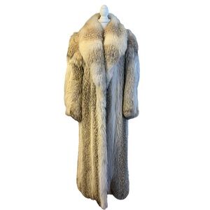 Coyote Fur Coat Size M Natural Genuine Fur Womens Smith Fine Furs